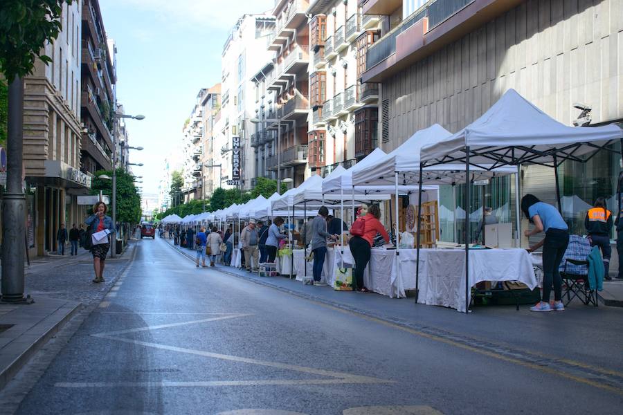 Otra jornada sin tráfico en el centro de la ciudad de Granada y con múltiples actividades para niños y mayores