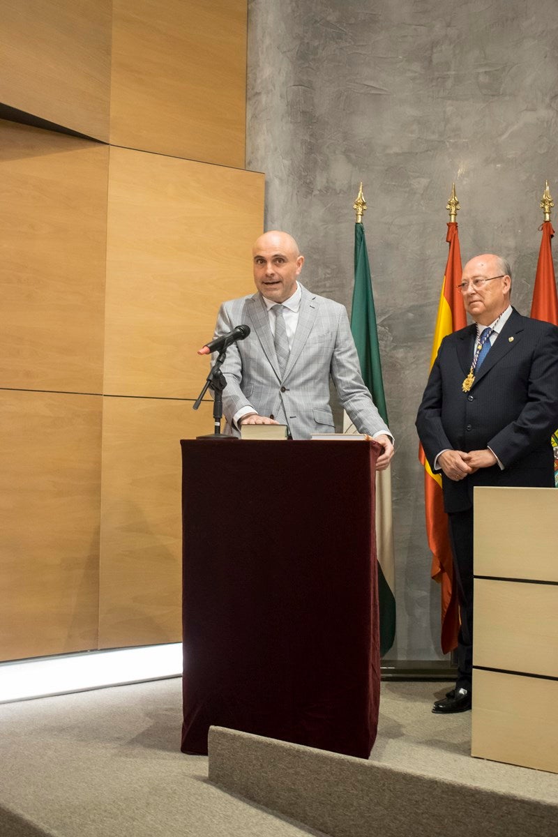 Toma posesión de su cargo Manuel Fuentes, reelegido presidente de los farmacéuticos