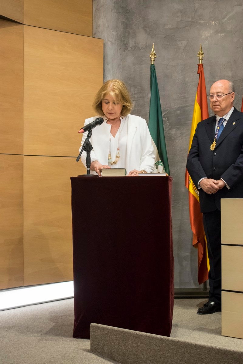 Toma posesión de su cargo Manuel Fuentes, reelegido presidente de los farmacéuticos