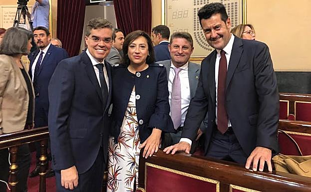 Los senadores granadinos toman posesión del cargo