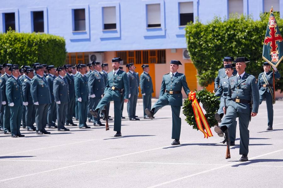 Además de la lectura del extracto de los decretos fundacionales del Cuerpo, la jornada ha servico para imponer las condecoraciones concedidas al personal de las unidades de la provincia