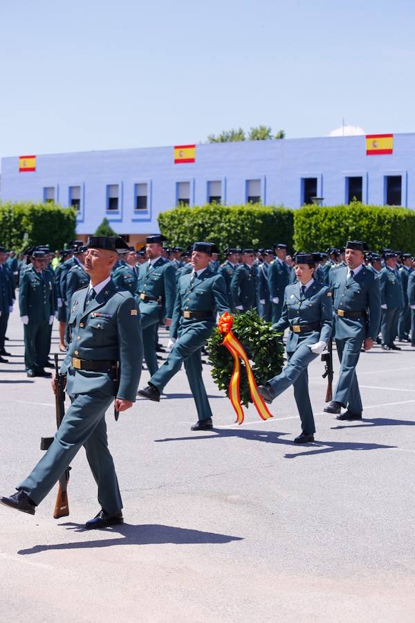 Además de la lectura del extracto de los decretos fundacionales del Cuerpo, la jornada ha servico para imponer las condecoraciones concedidas al personal de las unidades de la provincia