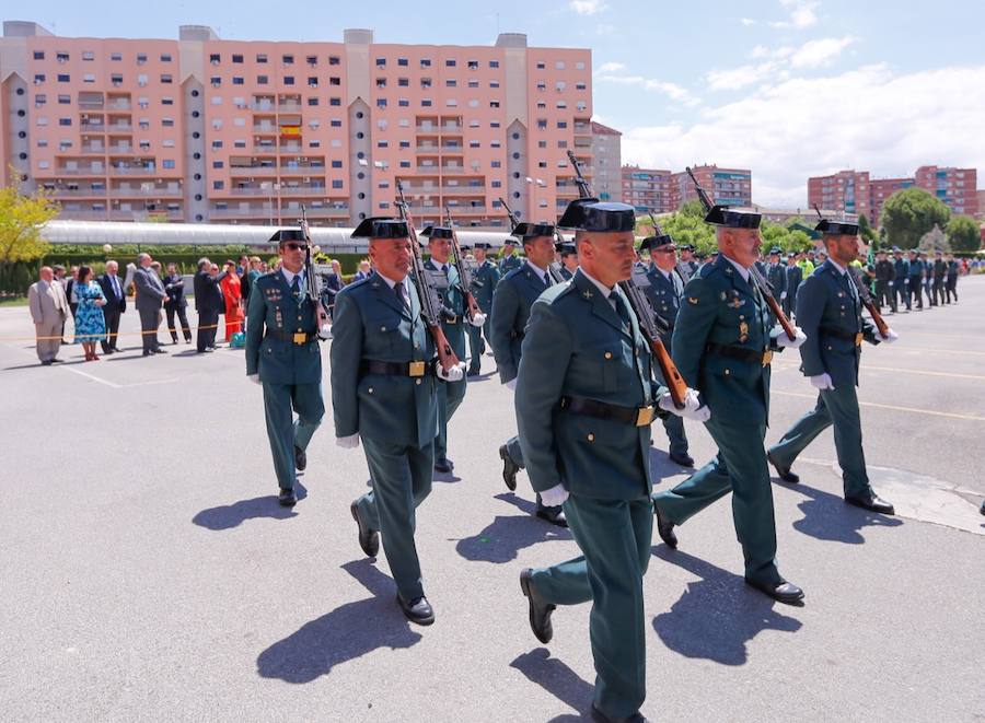 Además de la lectura del extracto de los decretos fundacionales del Cuerpo, la jornada ha servico para imponer las condecoraciones concedidas al personal de las unidades de la provincia