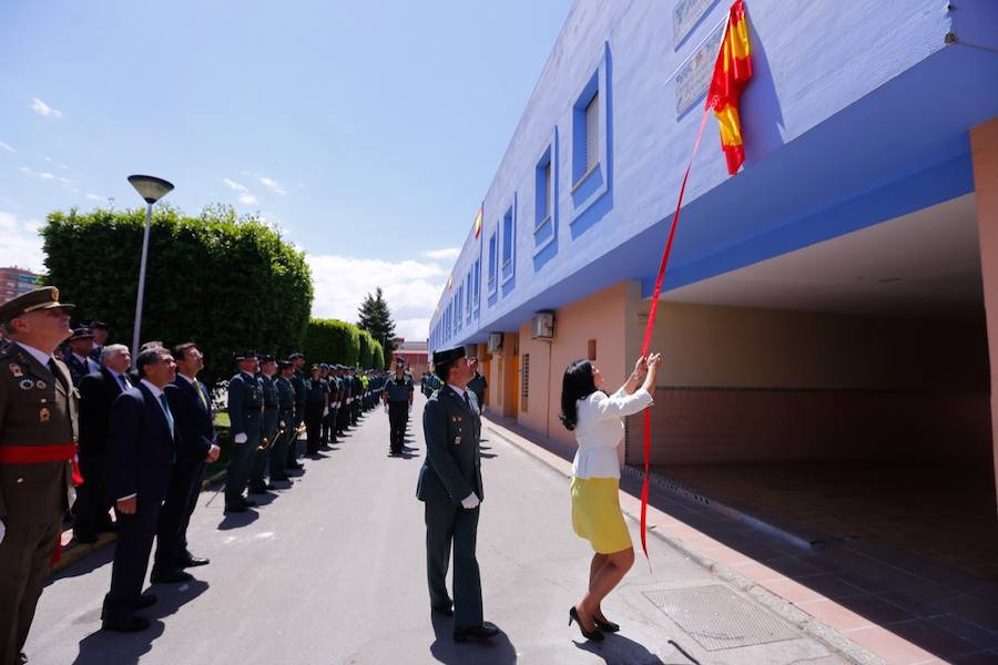 Además de la lectura del extracto de los decretos fundacionales del Cuerpo, la jornada ha servico para imponer las condecoraciones concedidas al personal de las unidades de la provincia