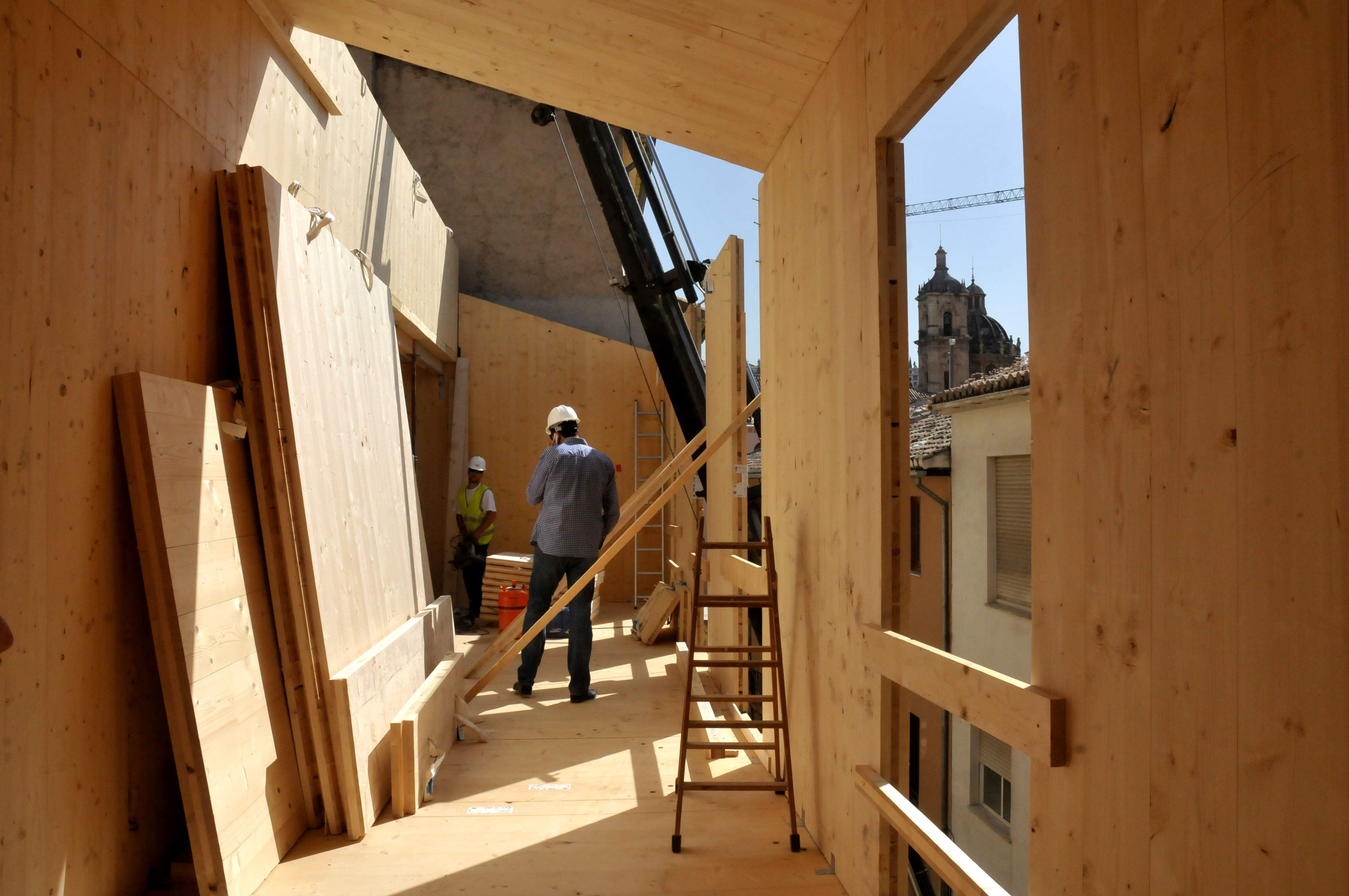 Premio García de Paredes de innovación y sostenibilidad. Mención: Edificio de apartamentos en madera contralaminada. Eva Chacón Linares y Luis Llopis García 