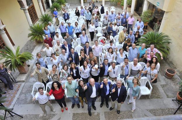 Acto de final de campaña del PP en el patio del Palacio Municipal de Cultura.