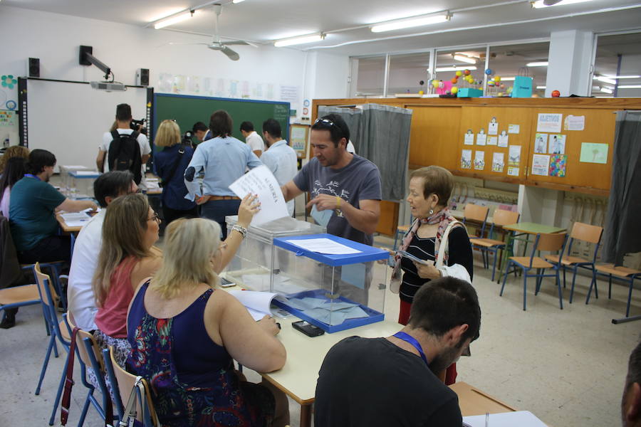 Fotos: Las imágenes de la jornada electoral en Almería