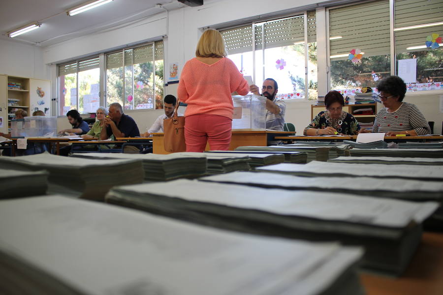 Fotos: Las imágenes de la jornada electoral en Almería