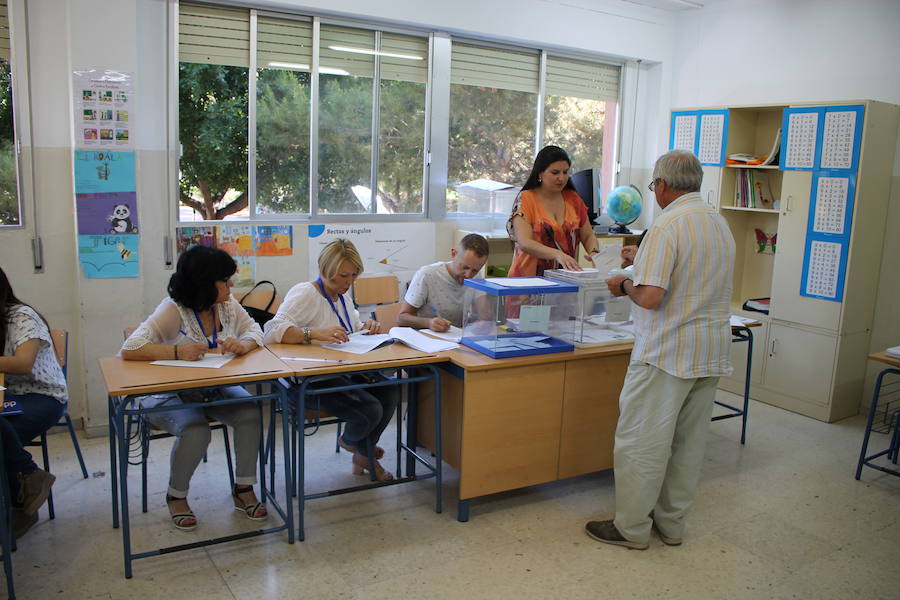 Fotos: Las imágenes de la jornada electoral en Almería