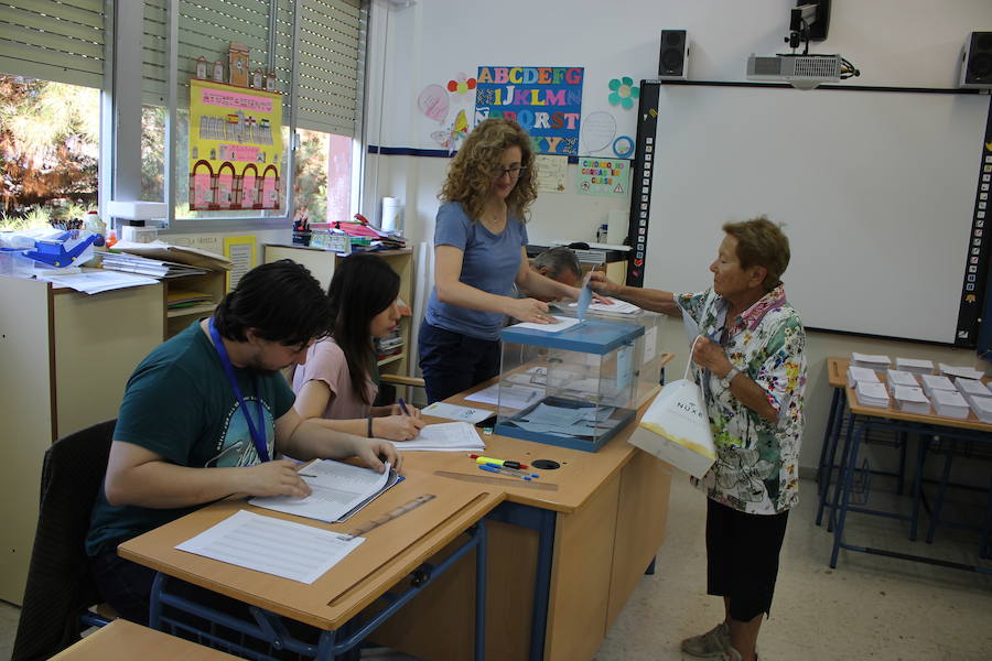 Fotos: Las imágenes de la jornada electoral en Almería