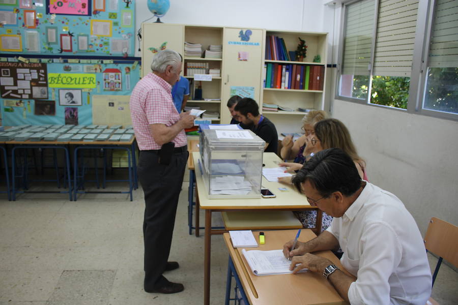 Fotos: Las imágenes de la jornada electoral en Almería