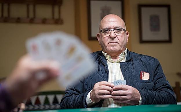 «Una cosa es tirar las cartas y otra saber tirarlas», dice el 'pellejista' Salvador Alonso 