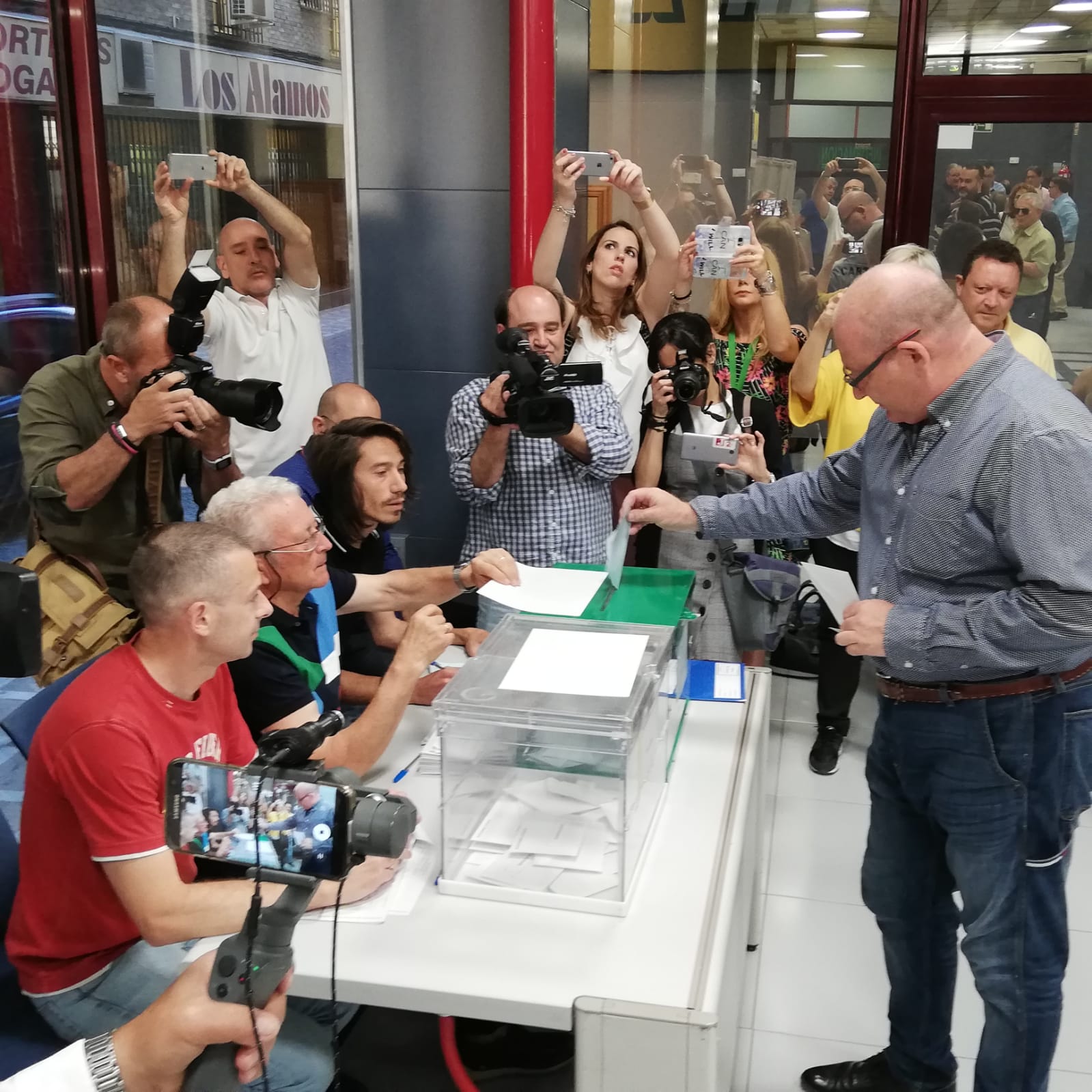 Fotos: La jornada electoral en Jaén del 26M, foto a foto