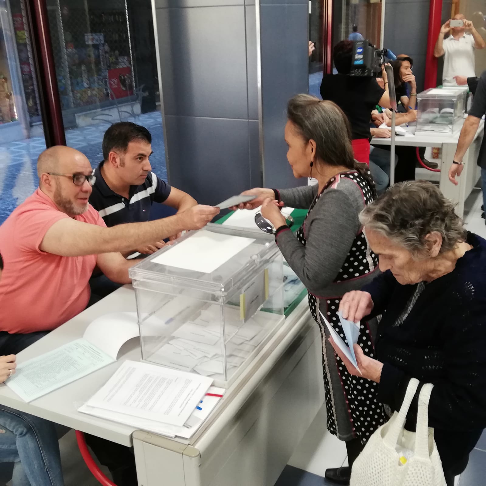 Fotos: La jornada electoral en Jaén del 26M, foto a foto