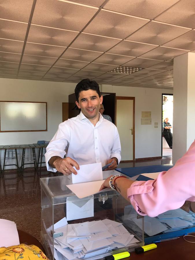 Fotos: Candidatos votando en los principales pueblos de la provincia