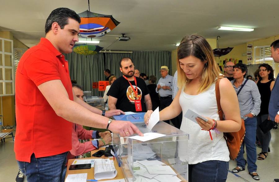 Fotos: Candidatos votando en los principales pueblos de la provincia