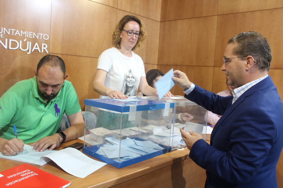 Fotos: Candidatos votando en los principales pueblos de la provincia