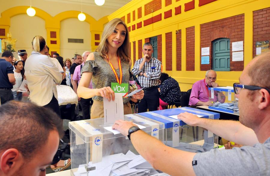 Fotos: Candidatos votando en los principales pueblos de la provincia