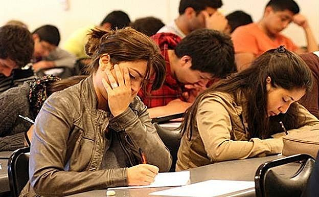 Selectividad 2019 en Granada: fechas y horarios de los exámenes PevAU