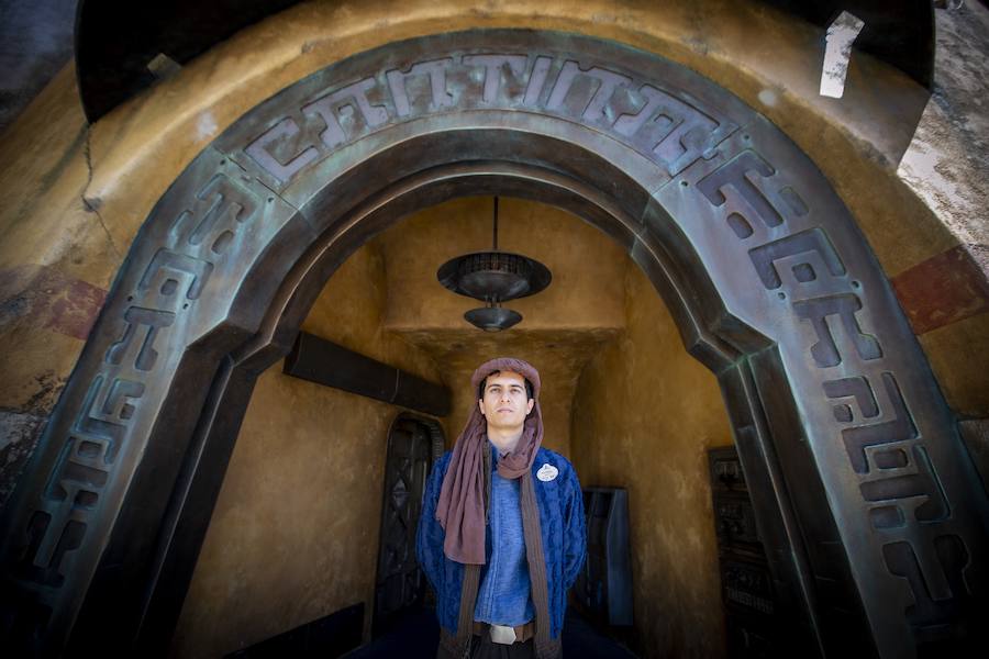 El parque temático parisino Disneyland ha estrenado estas espectaculares instalaciones dedicadas a la Guerra de las Galaxias