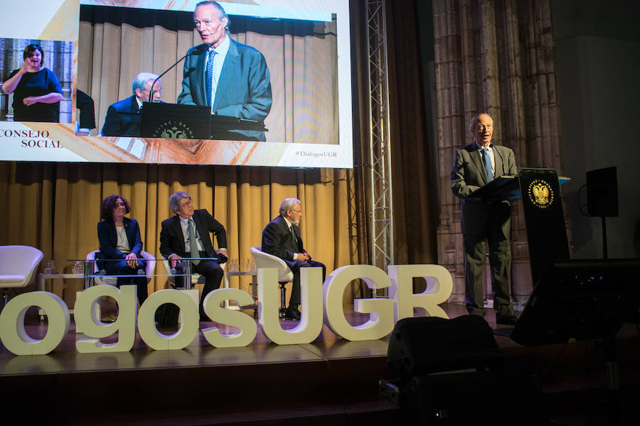 Fotos: El embajador de Japón participa junto a Josep Piqué en Diálogos con la sociedad de la UGR