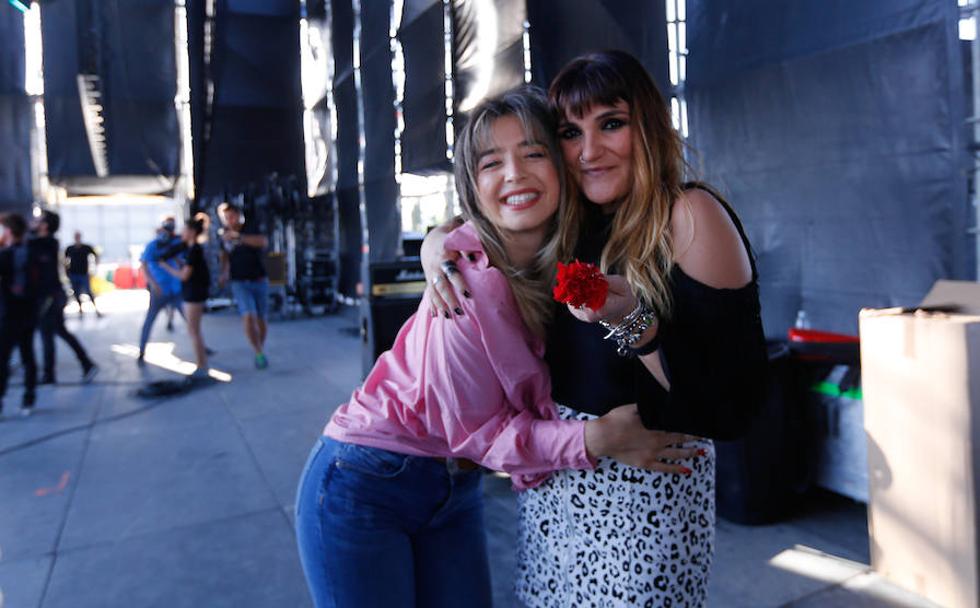 Lola Índigo y Rozalén, en el backstage del Bull Festival 