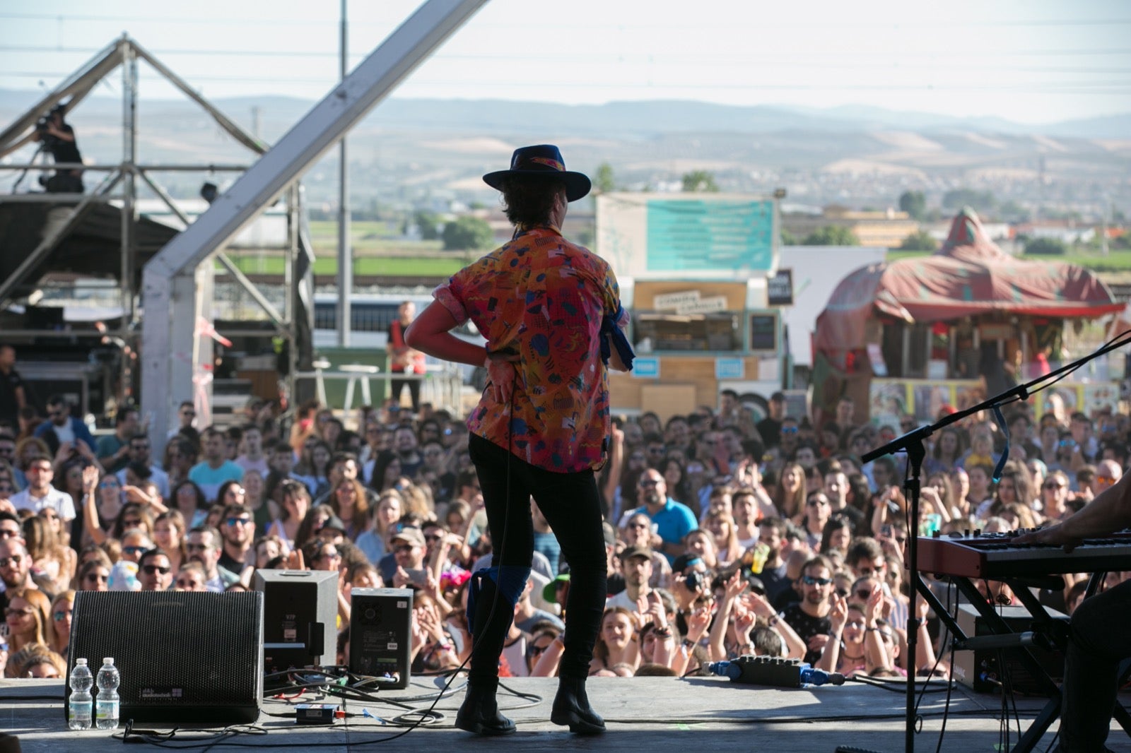 La organización espera cerrar esta edición con más de 30.000 visitantes disfrutando de dos días de música en el Cortijo del Conde