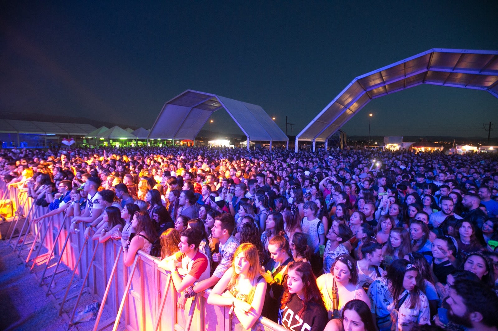 La organización espera cerrar esta edición con más de 30.000 visitantes disfrutando de dos días de música en el Cortijo del Conde