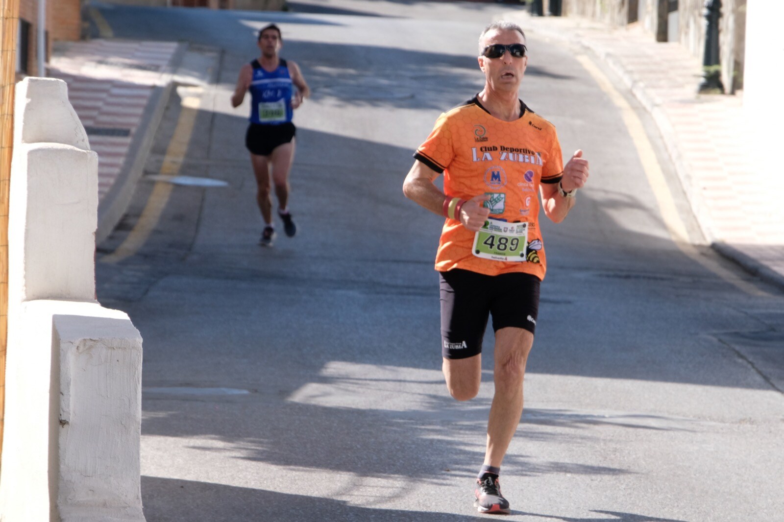 Con modalidades infantiles, una march-carrera y una prueba absoluta de 7 kilómetros, la carrera solidaria de Cájar ha celebrado su segunda edición con un gran ambiente