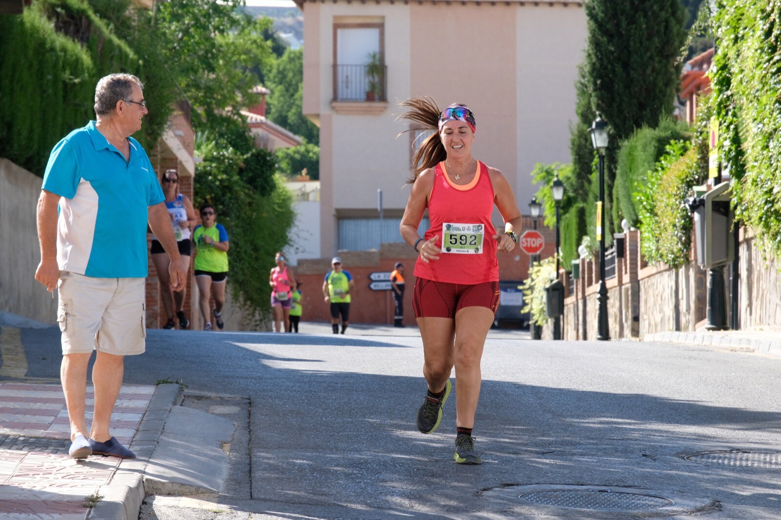 Con modalidades infantiles, una march-carrera y una prueba absoluta de 7 kilómetros, la carrera solidaria de Cájar ha celebrado su segunda edición con un gran ambiente