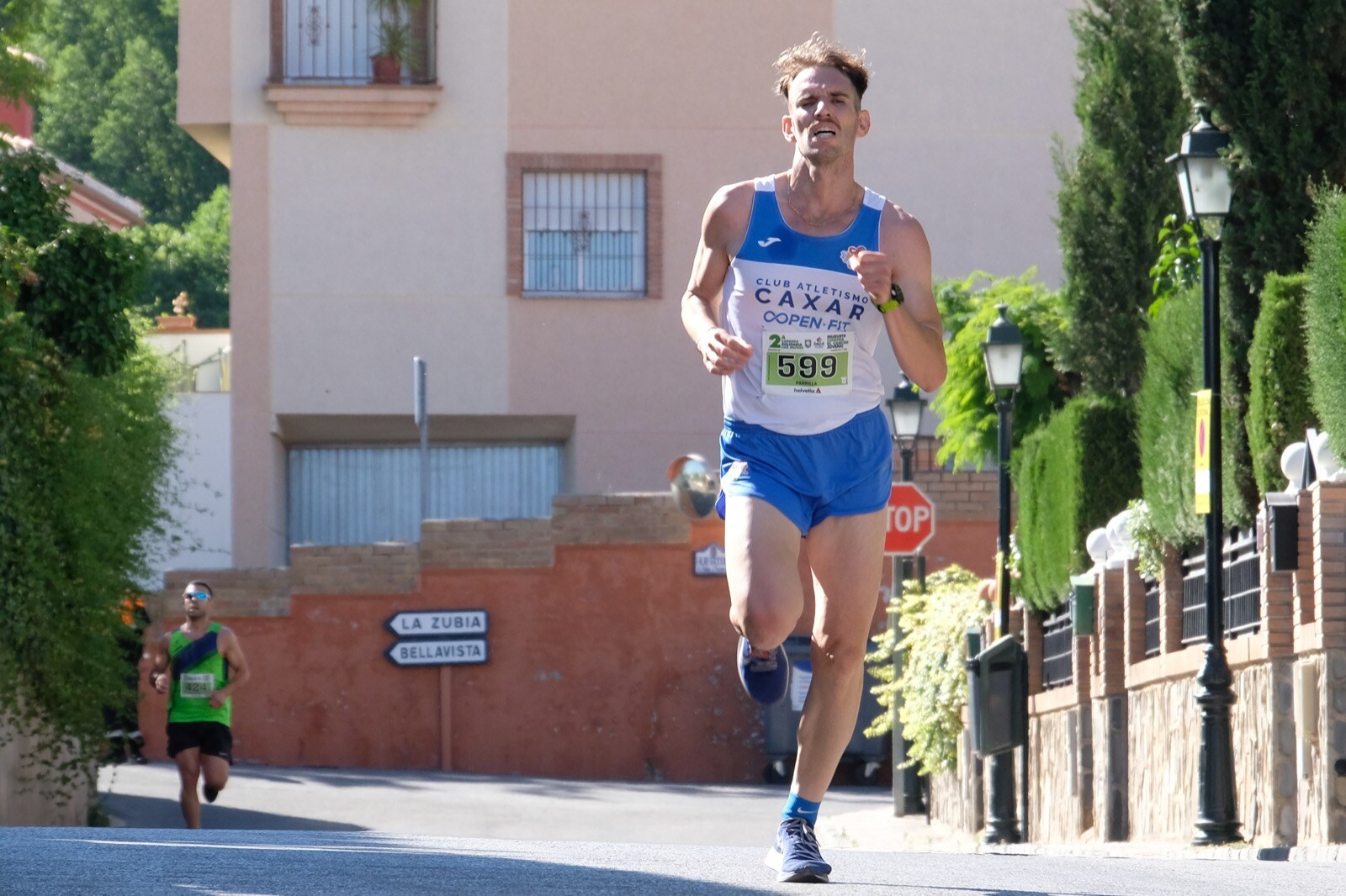 Con modalidades infantiles, una march-carrera y una prueba absoluta de 7 kilómetros, la carrera solidaria de Cájar ha celebrado su segunda edición con un gran ambiente