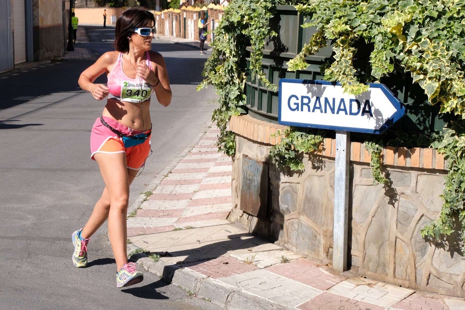 Con modalidades infantiles, una march-carrera y una prueba absoluta de 7 kilómetros, la carrera solidaria de Cájar ha celebrado su segunda edición con un gran ambiente