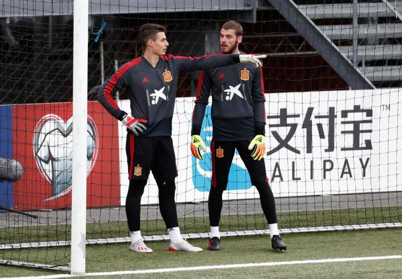 La selección española tratará de seguir encarrilando su clasificación para la Eurocopa 2020 en este modesto estadio sin una grada de la capital del archipiélago autónomo que forma parte del Reino de Dinamarca