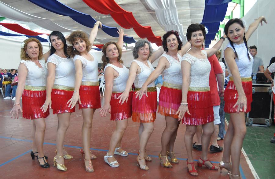 750 personas de centros de adultos conviven con emigrantes de 34 países en un encuentro de intercambio intercultural e intergeneracional celebrado en Albuñol