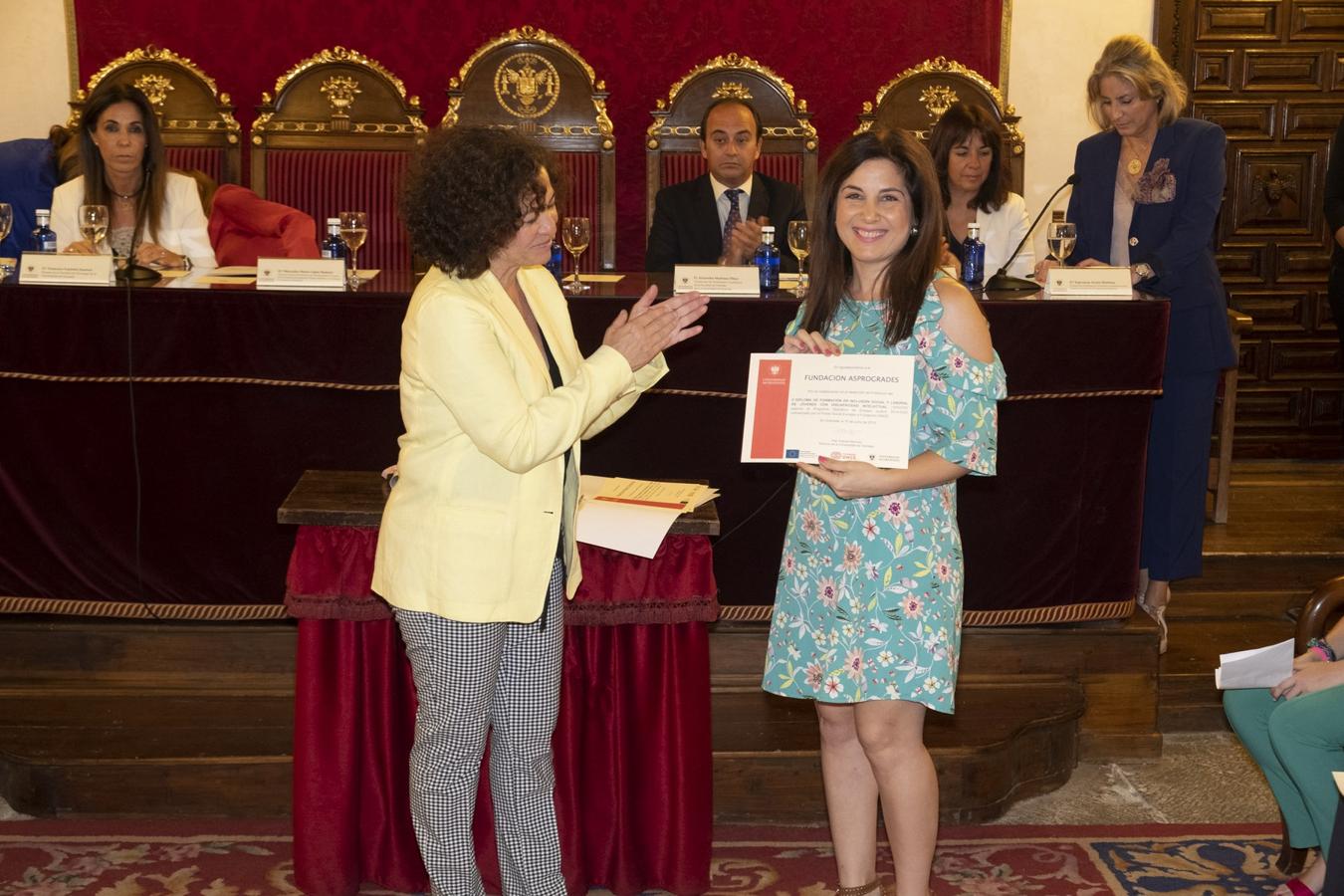 17 jóvenes con discapacidad intelectual finalizan su formación en la UGR