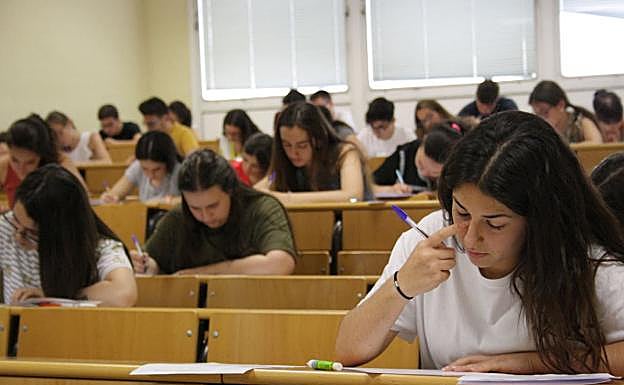 La Prueba de Evaluación de Bachillerato para el Acceso a la Universidad en Granada tiene estas sedes y horarios