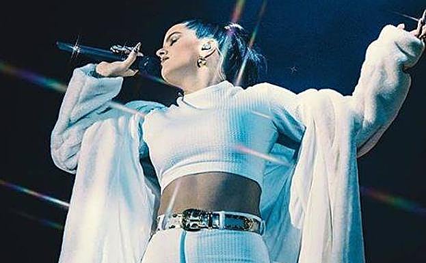 Rosalía: así fue su guiño a Granada en su último concierto