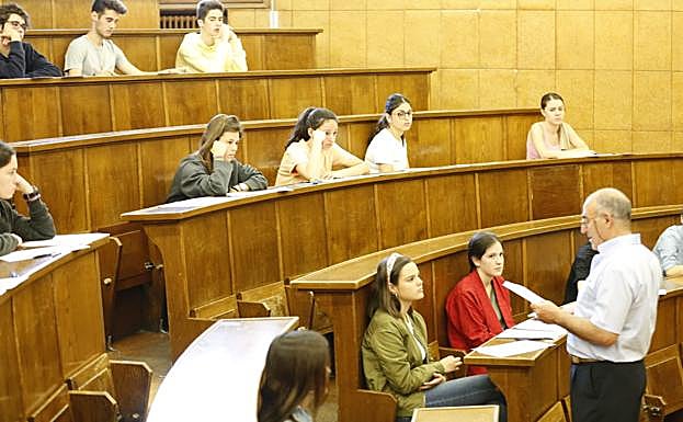 Selectividad: Así ha sido el examen de Lengua Castellana y Literatura de la PEvAU en Andalucía