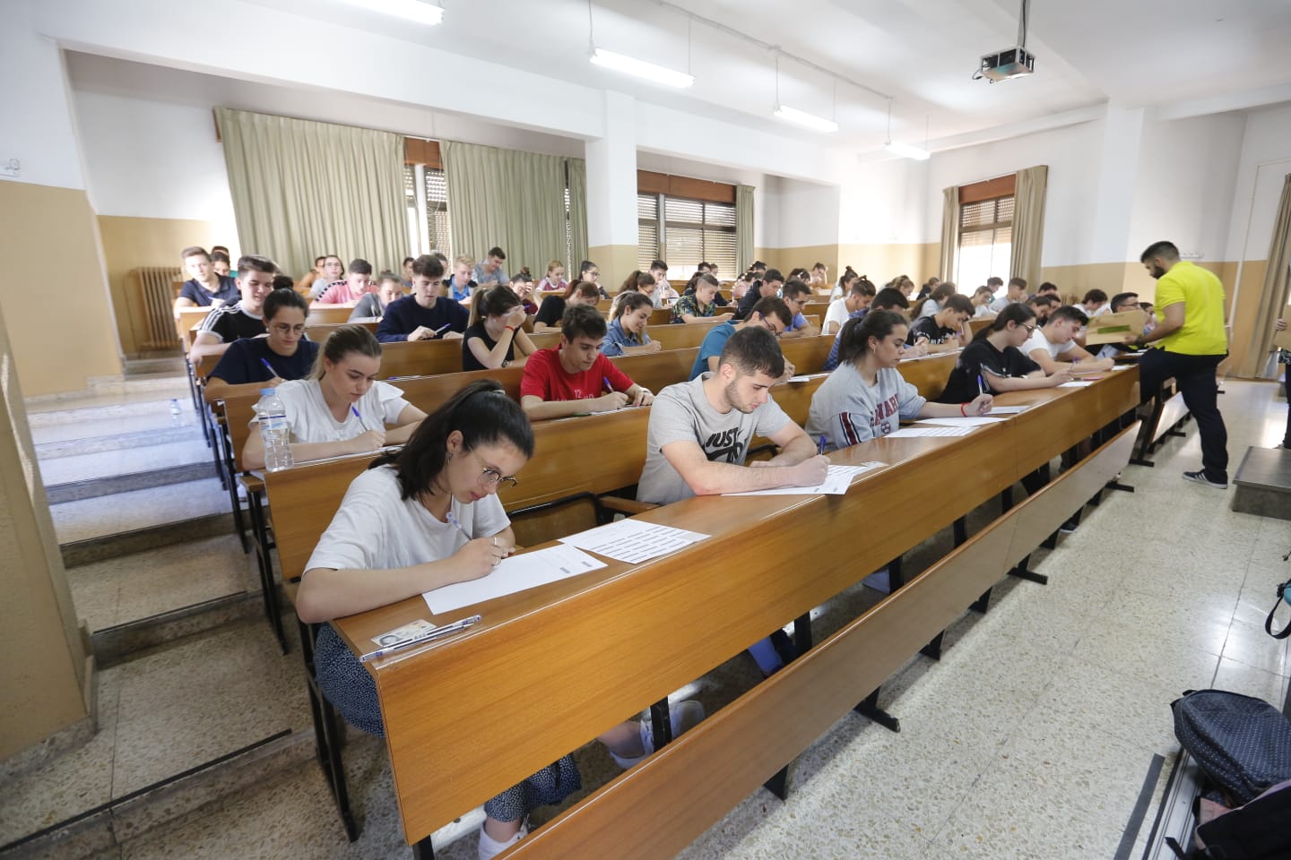 Más de seis mil estudiantes buscan su plaza en la universidad