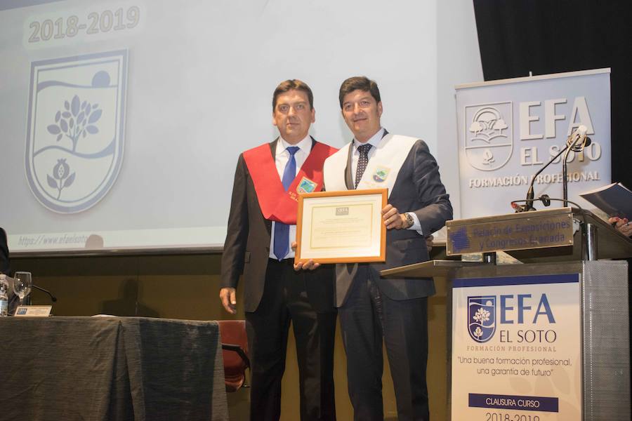 Además, ha distinguido al Ayuntamiento de Fuente Vaqueros, al Patronato de la Alhambra y a IDEAL por su suplemento AG