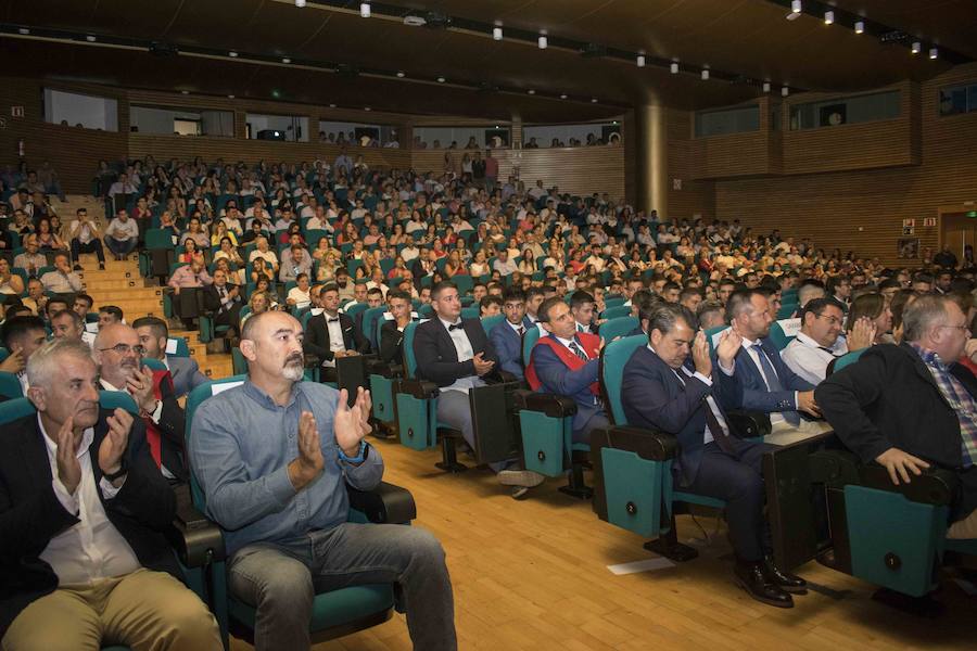 Además, ha distinguido al Ayuntamiento de Fuente Vaqueros, al Patronato de la Alhambra y a IDEAL por su suplemento AG