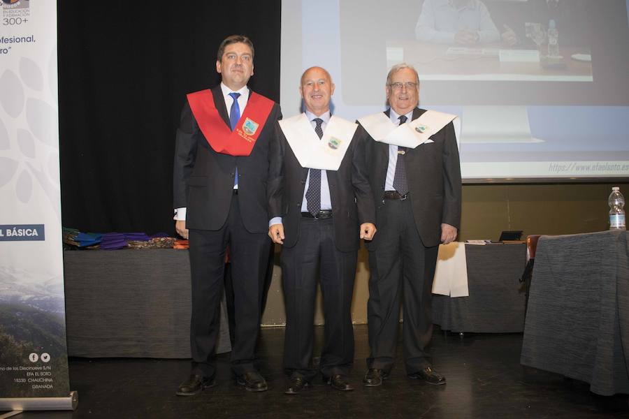 Además, ha distinguido al Ayuntamiento de Fuente Vaqueros, al Patronato de la Alhambra y a IDEAL por su suplemento AG