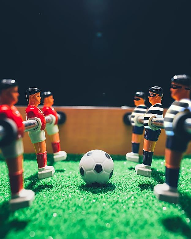 Atracos a casas de futbolistas: alarma por las bandas que aprovechan los partidos para robar