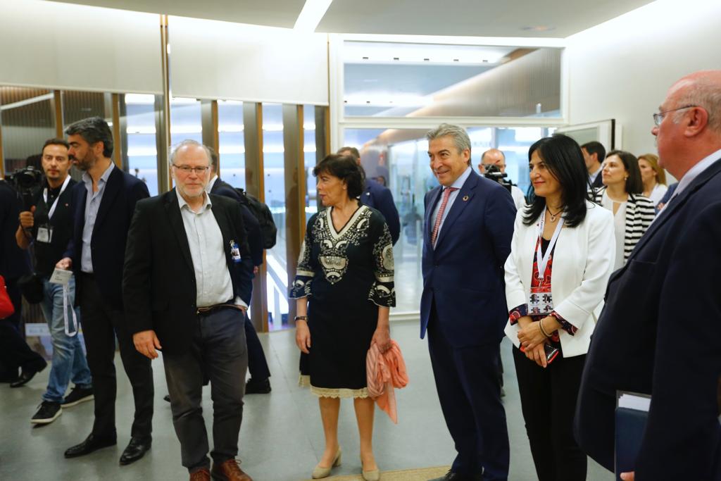 La ministra llega al Parque de las Ciencias para inaugurar #TATGranada19