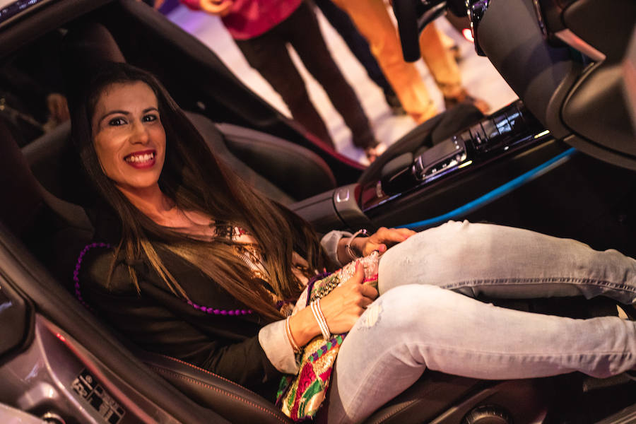 Mercedes-Benz lanza el nuevo CLA. La segunda generación del coupé compacto por excelencia de Mercedes. Una versión mejorada de su actual antecesor. Se trata de un coupé de cuatro puertas y cinco plazas de Mercedes, con un diseño completamente diferenciador. El vehículo, de estética deportiva por fuera, destaca en su interior de un extra de diseño, lujo y tecnología.