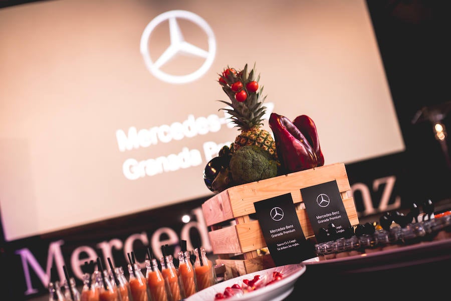 Mercedes-Benz lanza el nuevo CLA. La segunda generación del coupé compacto por excelencia de Mercedes. Una versión mejorada de su actual antecesor. Se trata de un coupé de cuatro puertas y cinco plazas de Mercedes, con un diseño completamente diferenciador. El vehículo, de estética deportiva por fuera, destaca en su interior de un extra de diseño, lujo y tecnología.