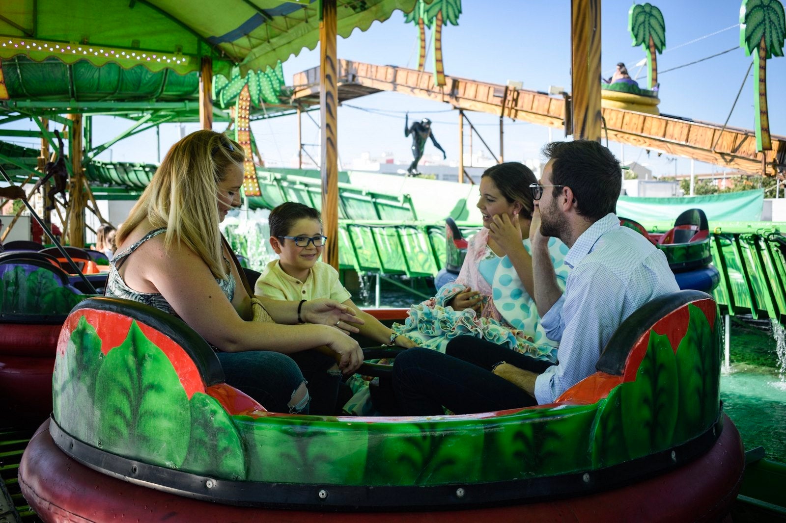 Fotos: Martes de columpios en el ferial