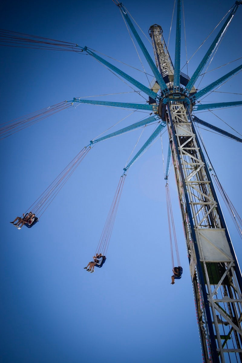 Fotos: Martes de columpios en el ferial