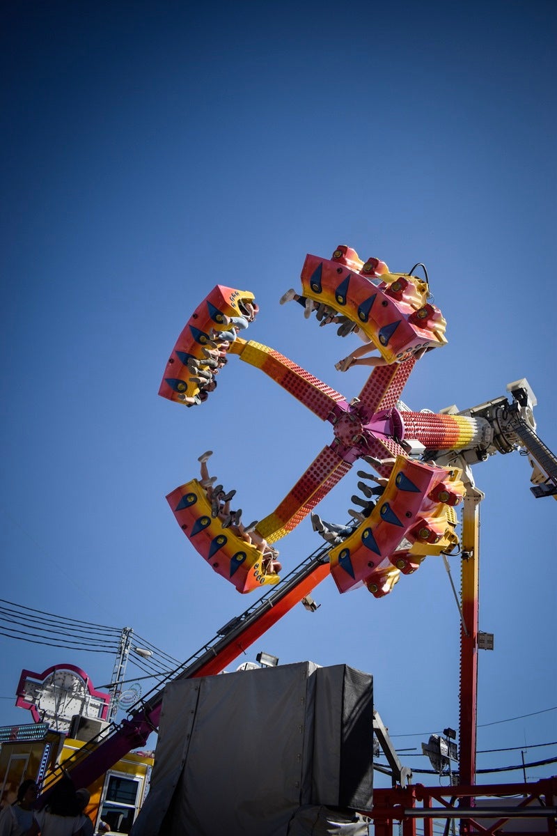 Fotos: Martes de columpios en el ferial