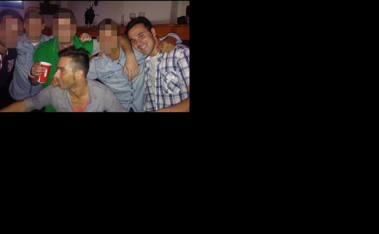 Mamel Castañón, en el centro, y David Carragal, a la derecha.